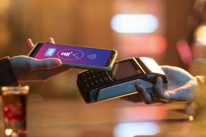 Transação por aproximação feita a partir de banco digital.
